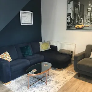 Holiday home 1 Phoenix Cottages, 403 High Street,, Cheltenham